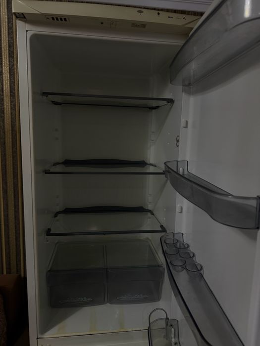 Продам холодильник Snaige