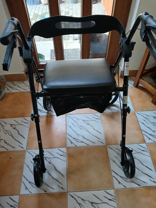 Carucior cumparaturi cu patru roti si scaun. Nou!