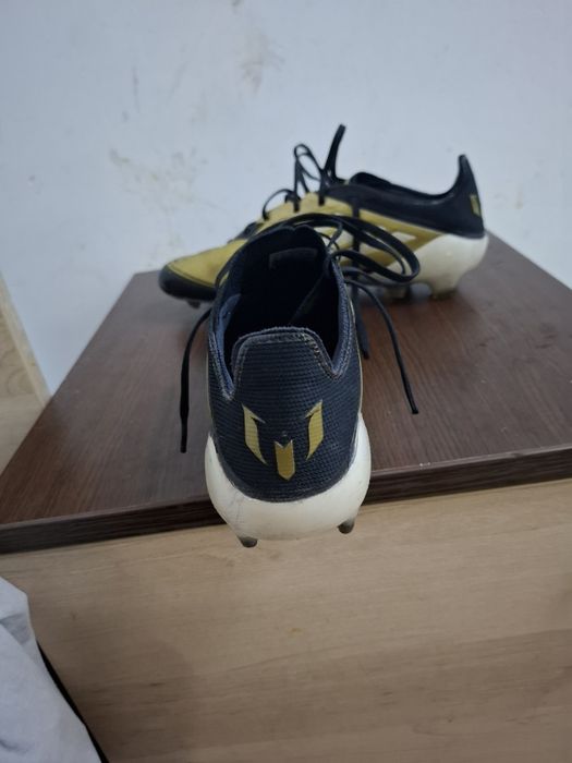 Ghete de fotbal F50 Messi AFG elite auri