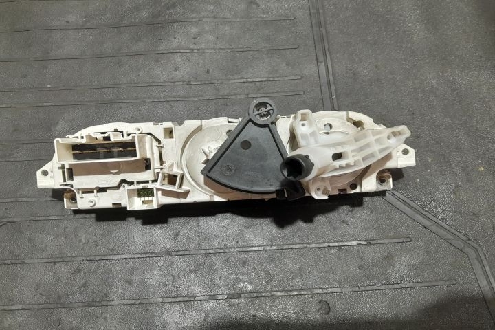 Comanda AC 3M5T-19980-AD 3M5T-19980-AD Ford Focus a 2-a generatie