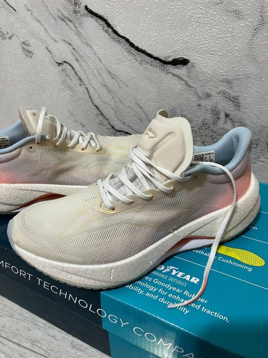 Женские кроссовки Li-Ning