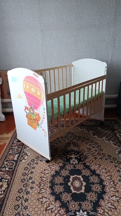 Продам детскую кроватку