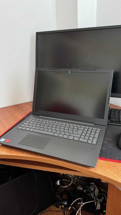 Laptop Lenovo V330-15IKB