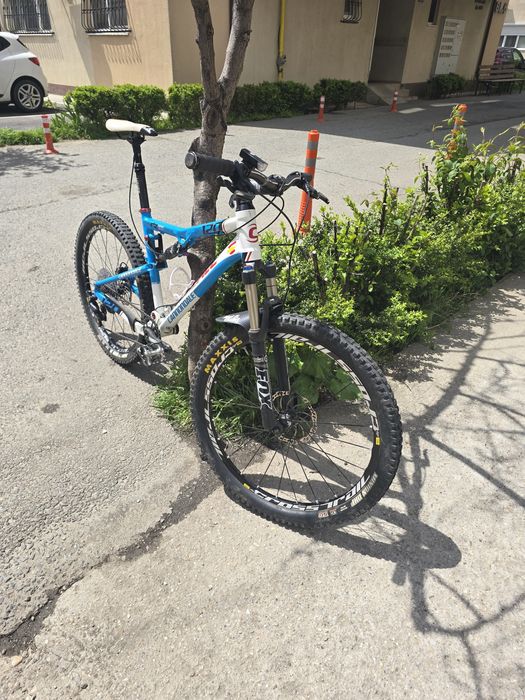 Bicicleta suspensii full reglabile Fox