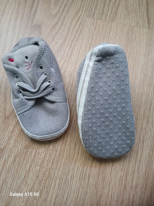 Бебешки обувки за прохождане