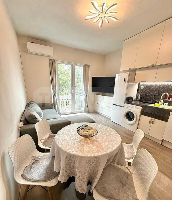 Дава се под наем Тристаен апартамент в Варна, Гръцка махала - 77 кв.м за 1097.01 € - Снимка #2