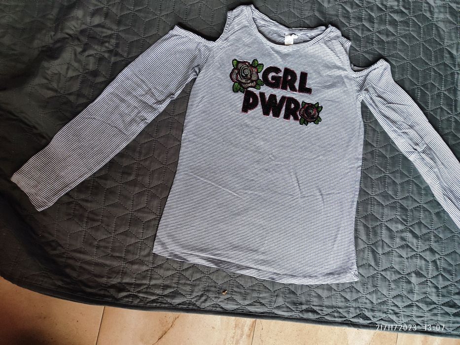 Блуза с къс и с дълъг ръкав