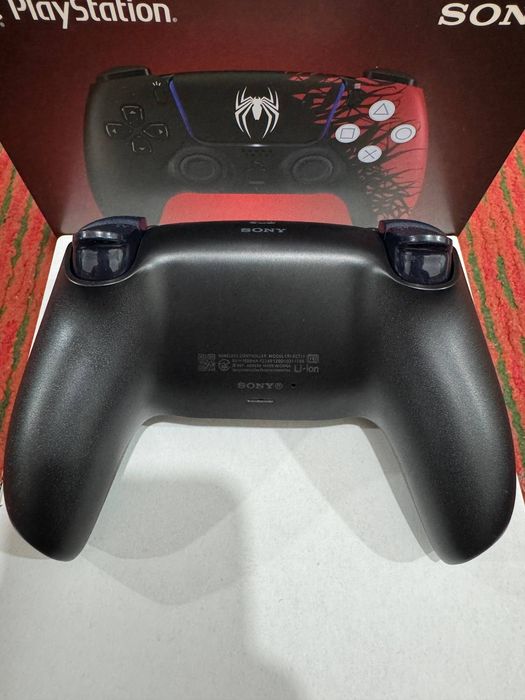 DualSense – Marvel's Spider-Man 2 Limited Edition