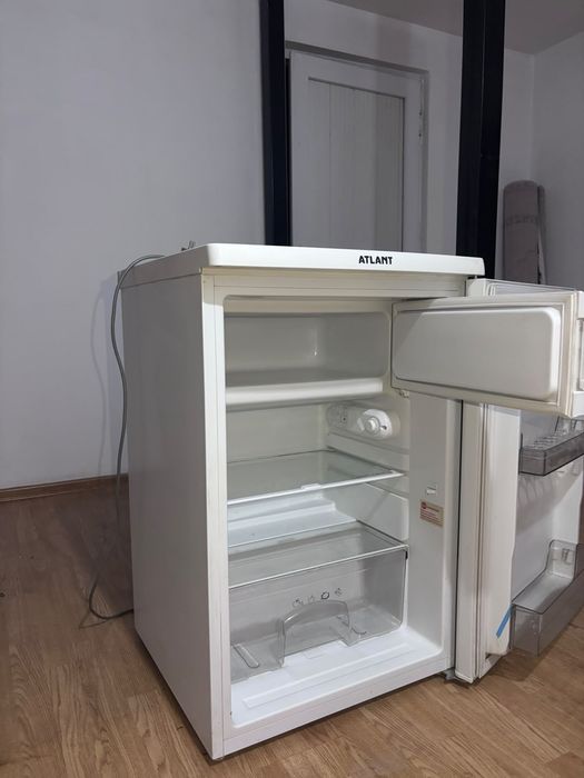 Продаю небольшой Холодильник Atlant