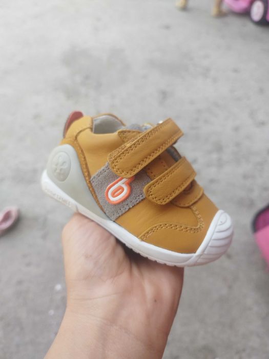 adidasi biomecanics noi