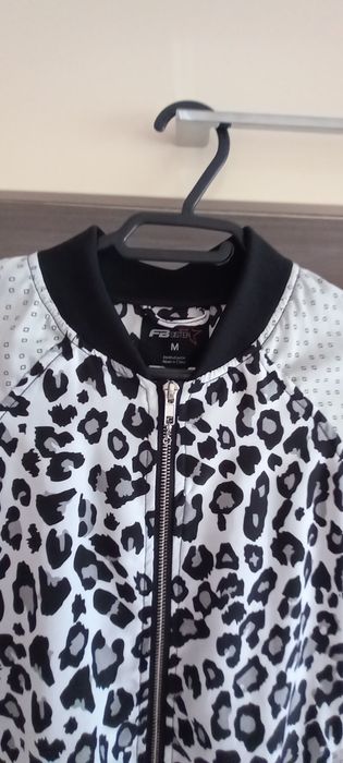 Geaca mătase gri cu negru