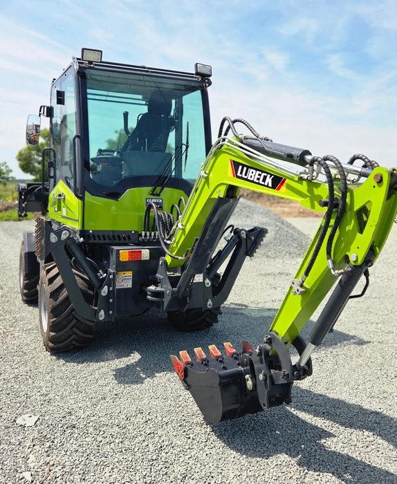 Buldoexcavator Lubeck ALV 3.0~ 50 ore de utilizare