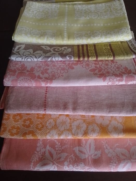 Продаются скатерти