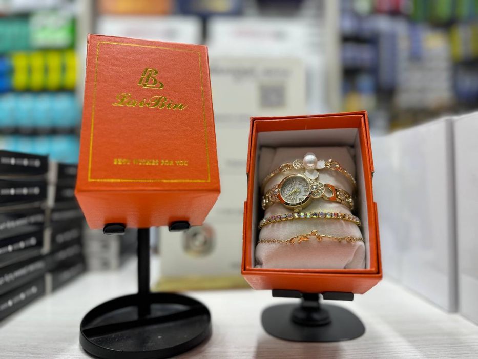 Набор украшении