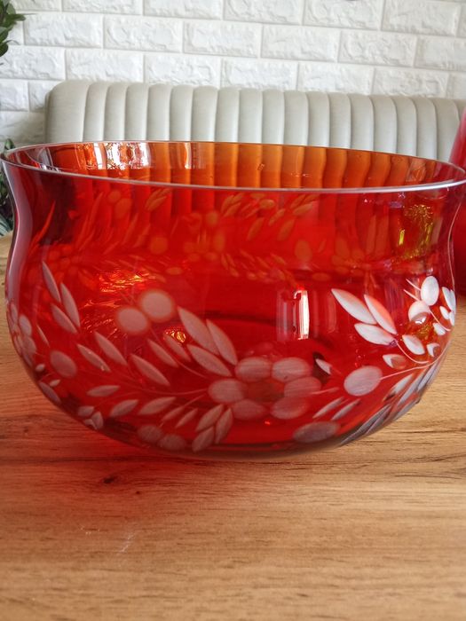 Продаются вазы новые