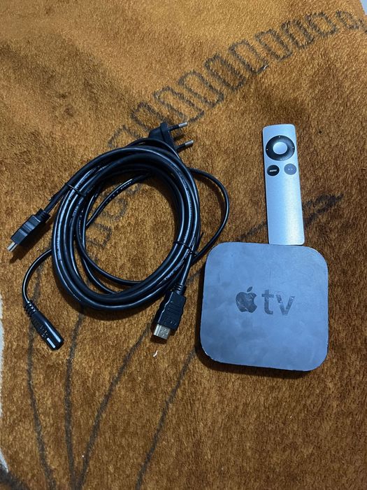 Vând Apple TV Model 1468 în stare foarte bună!