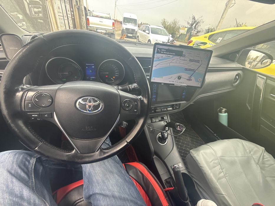 Toyota Auris Hibrid, GPL, Benzina 1.8 2015