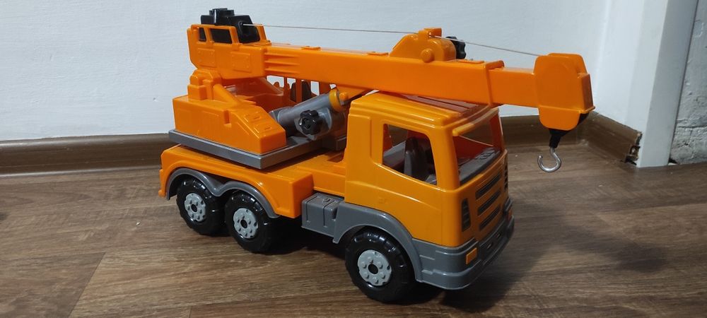 Продам детскую машинку