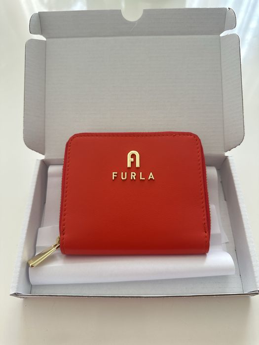 Дамски портмонета FURLA. Различни видове