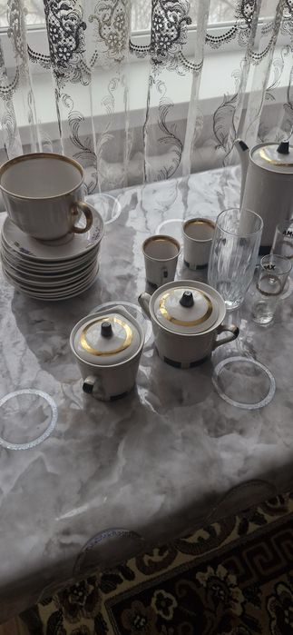 Продам посуду фарфоровая.