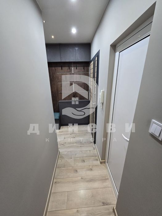 Продава четиристаен до болница Тракия