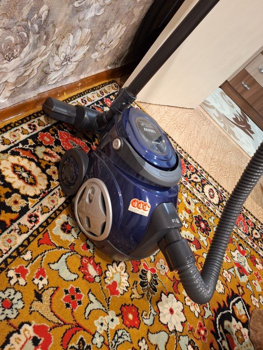 Продам пылесос LG