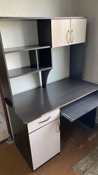 Компьютерный стол