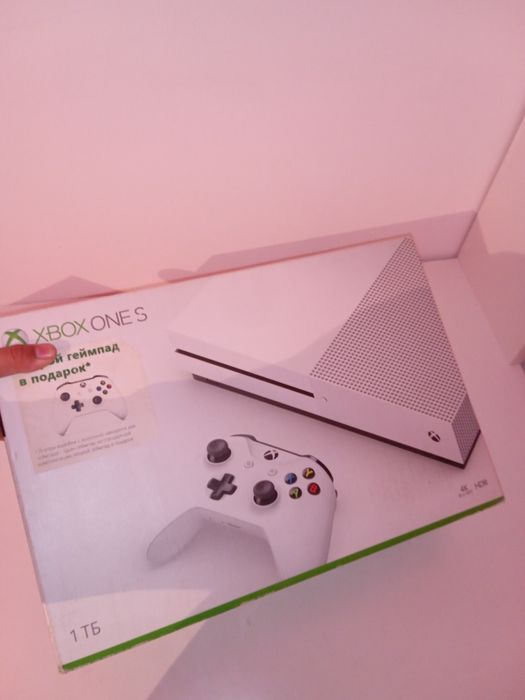 Продаю Xbox One S