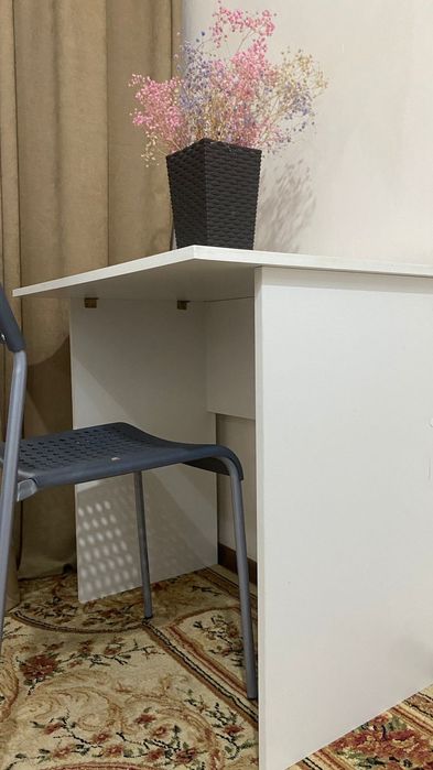 Продам стол со стулом