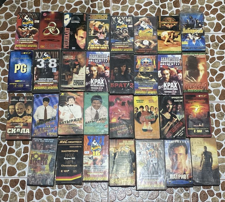 Видеокассеты разные