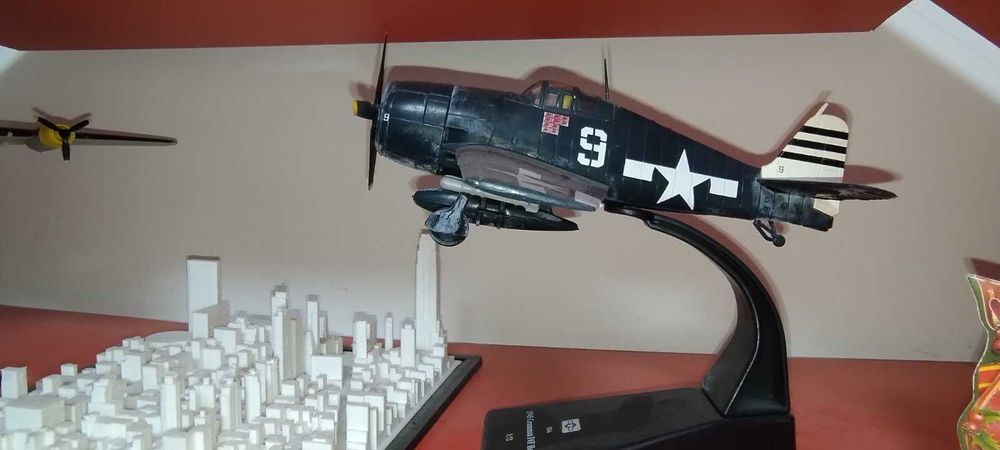 продавам самолети в мащаб 1:72 и 1:144 и 1:200