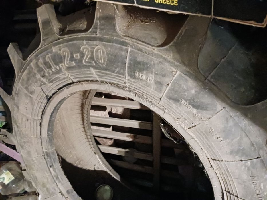Гуми за трактор една нова