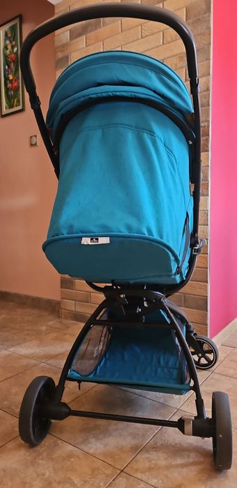 Лятка детска количка