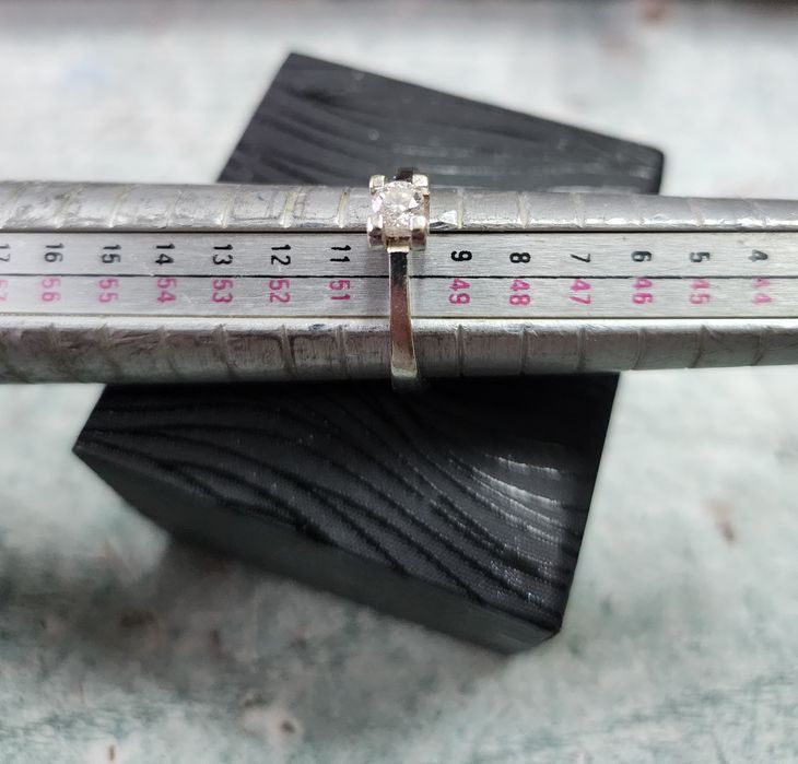 Годежен пръстен. Нов. Бяло злато 0.21ct/ 2.47 гр 14к