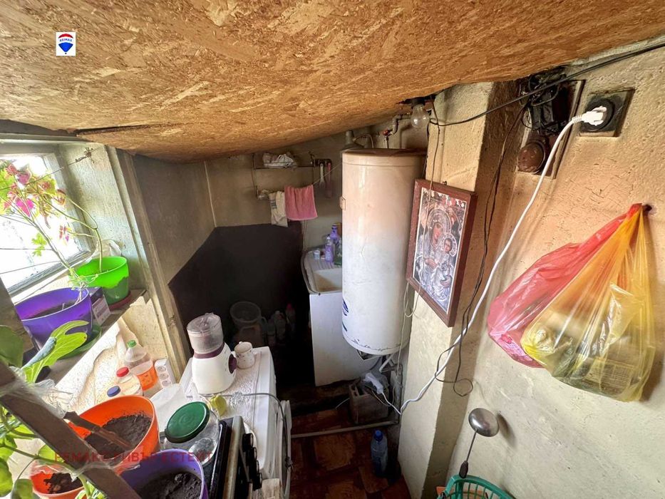 Градска къща за продажба кв. Родина 4