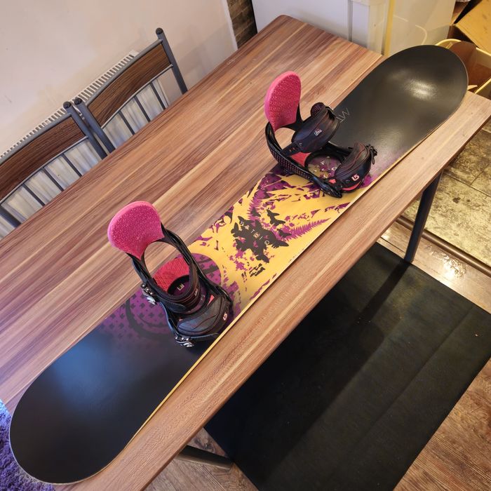 Placa Snowboard Nitro Mistyque 149 cu leg Burton Mission S