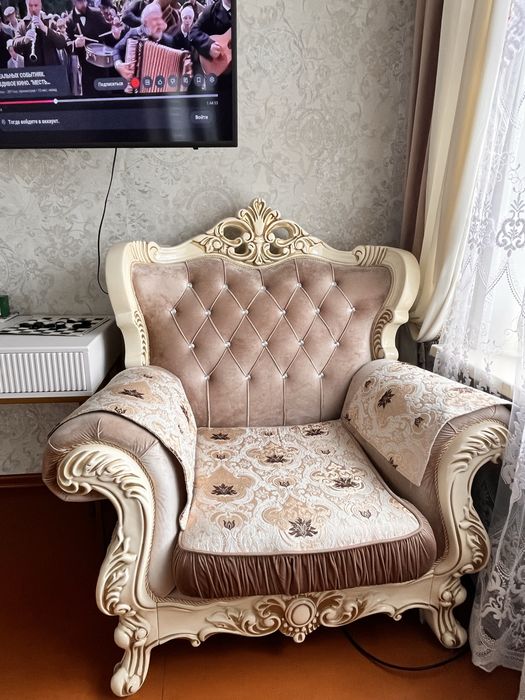 Продается диван, 2 кресла