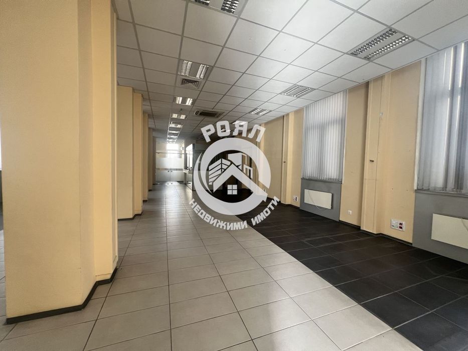 Дава се под наем Офис в Хасково, Център - 200 кв.м за 1275 € - Снимка #4