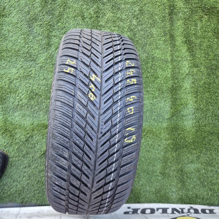 245 40 19 Nokian m+s O bucată