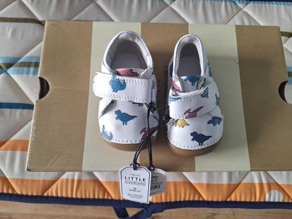 Бебешки нови обувки Next