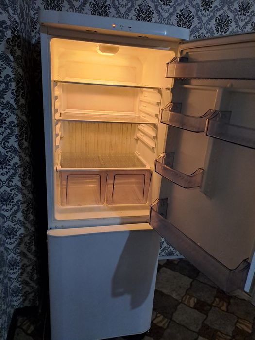 Холодильник продается срочно