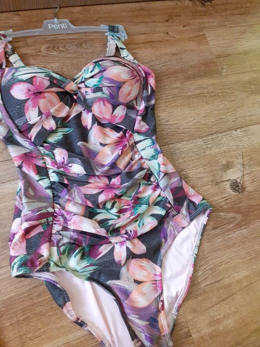 Penti costum de baie