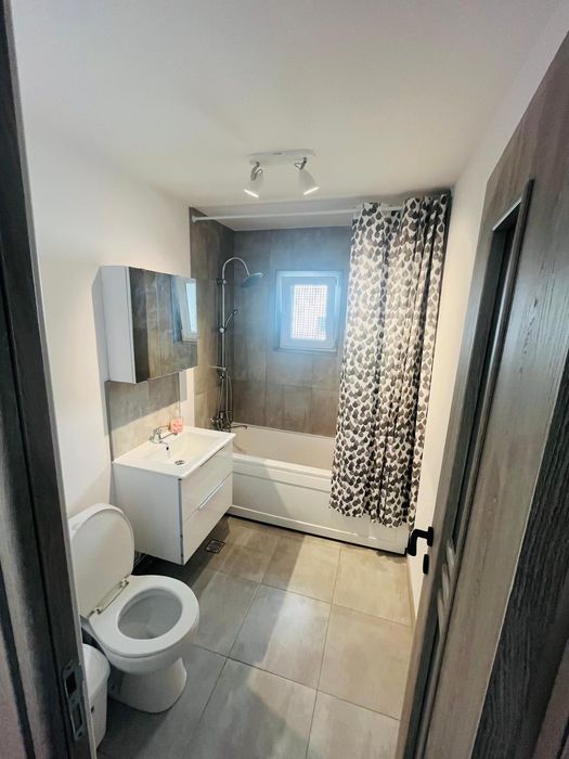 Închiriez apartament 2 camere decomandat,parter recent renovat