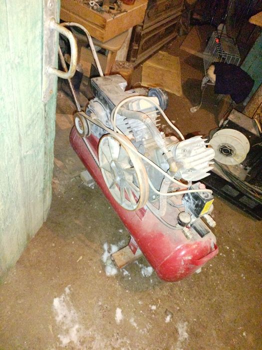 Продам компрессор электрический