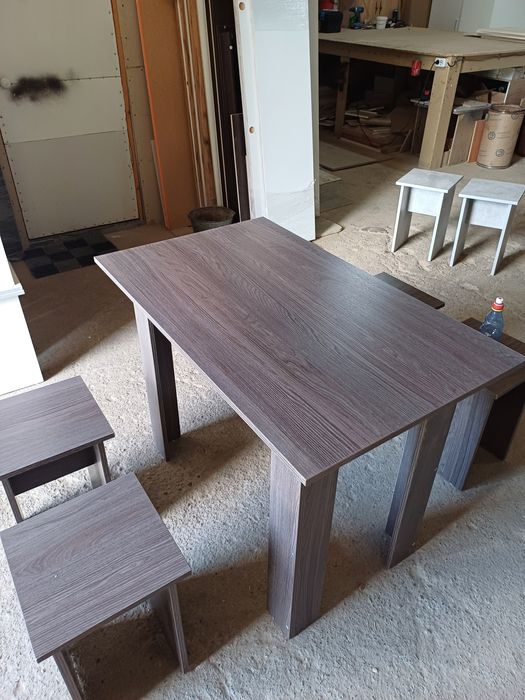 Стол с табуретками!!! Новый!!!