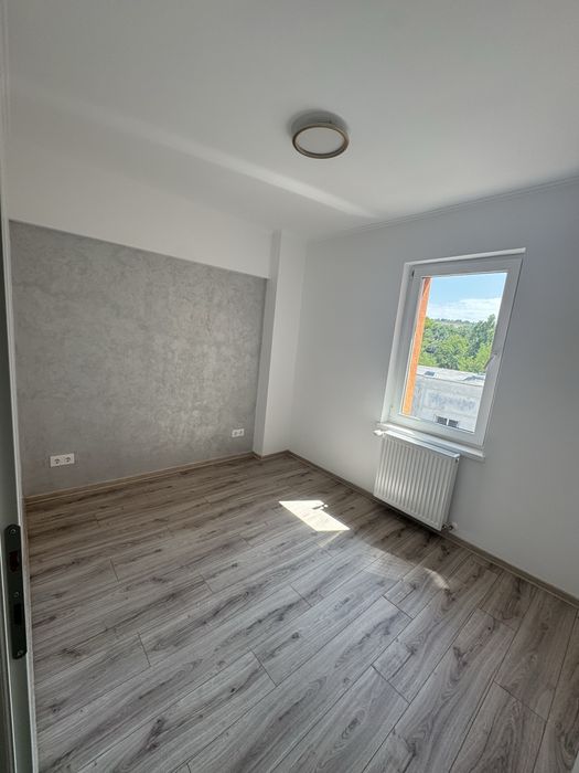 De inchiriat apartament cu 4 camere - se emite factura fiscala