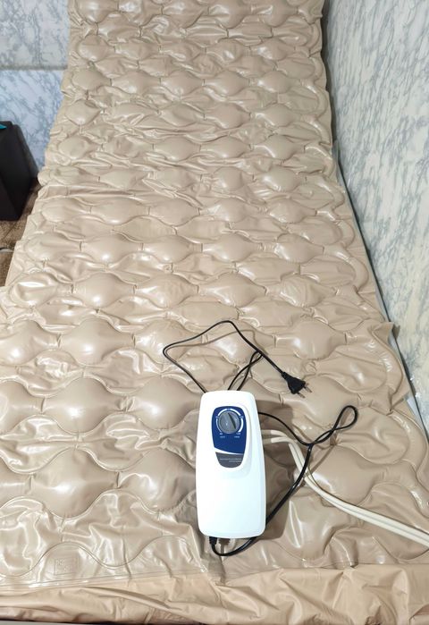 Механично болнично легло + антидекубитален дюшек