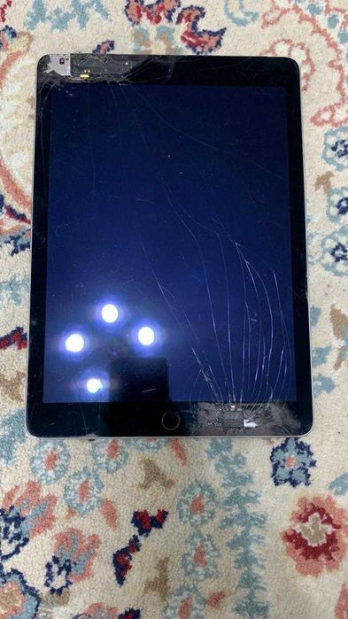 Планшет Apple iPad