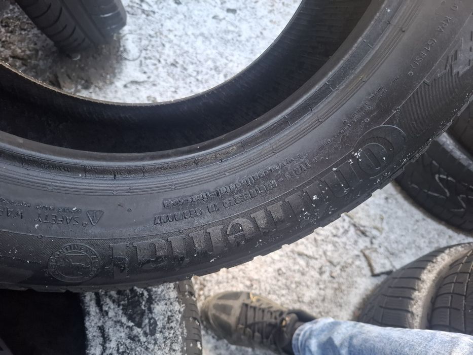 Vand 2 anvelope 215 65 16 continental de iarna bune