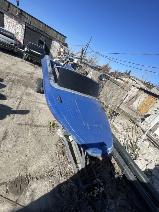 Продам лодку Обь М с прицепом и мотором